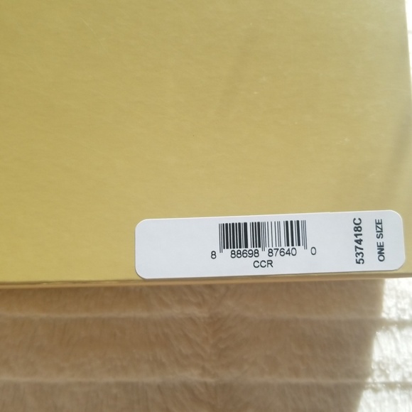 🧤🧣NIB MICHAEL KORS SET🧤🧣🧤 - Picture 4 of 8